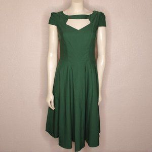 Belle Pogue || Vintage Hunter Green Midi Dress with Sweetheart Neckline